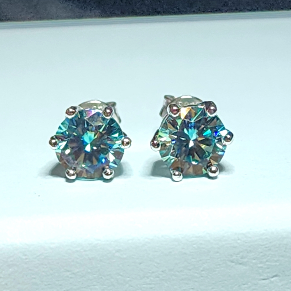 New Gorgeous 2ct Blue Moissanite Diamond Stud Earrings - Picture 3 of 12